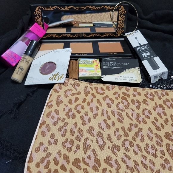 Makeup Bundle - Picture 3 of 6